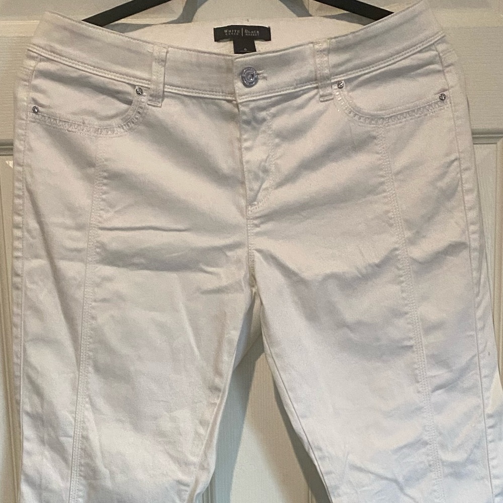 WHITE HOUSE BLACK MARKET WHITE JEANS NWOT - Picture 4 of 10